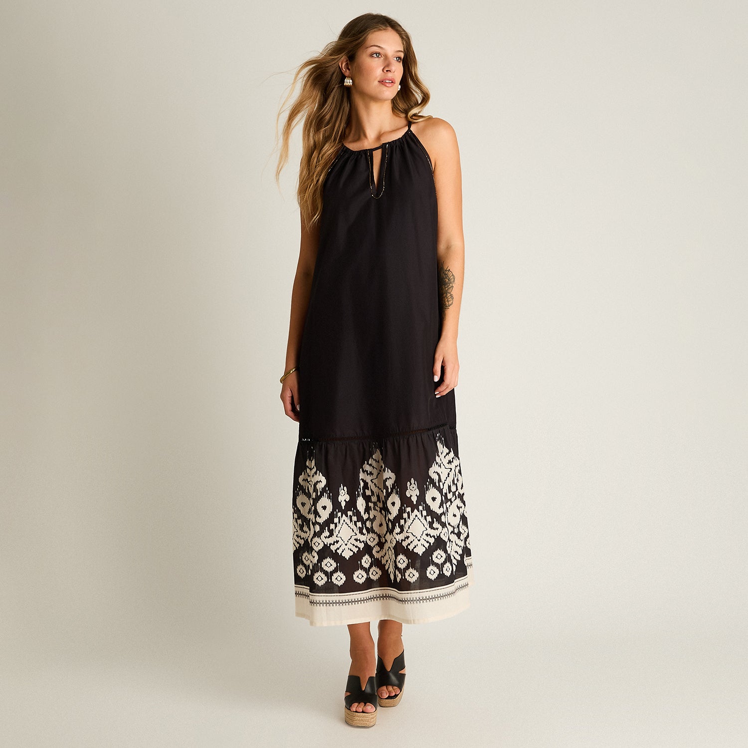 Vestido Maxi Negro No Elasticado Sin Forro Calce Holgado